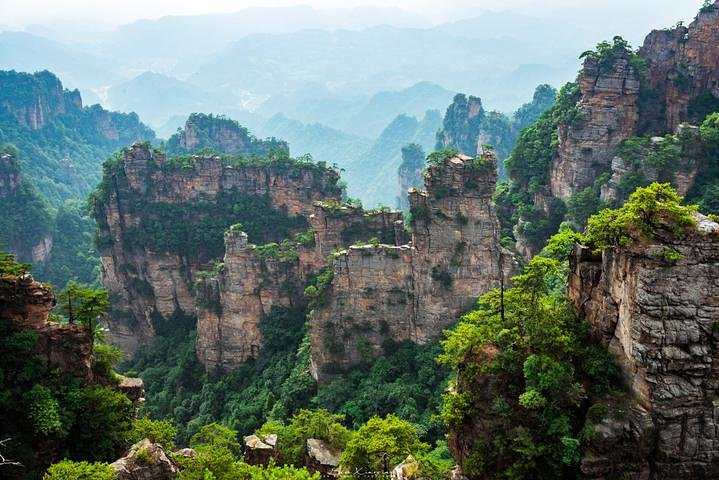 杨家界“天然长城”