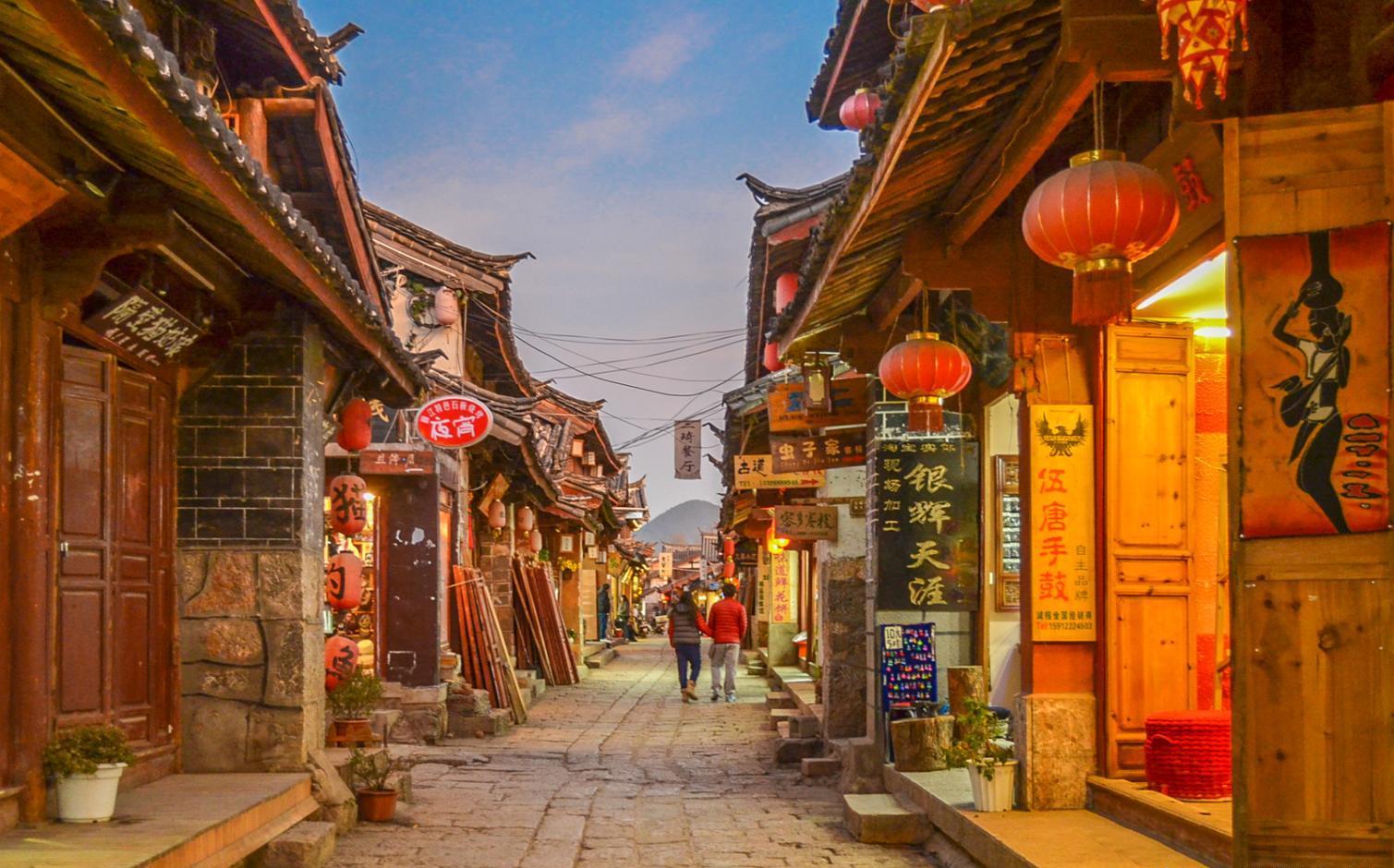 丽江成为了游客们口中的艳遇之都，到底是不是！__财经头条