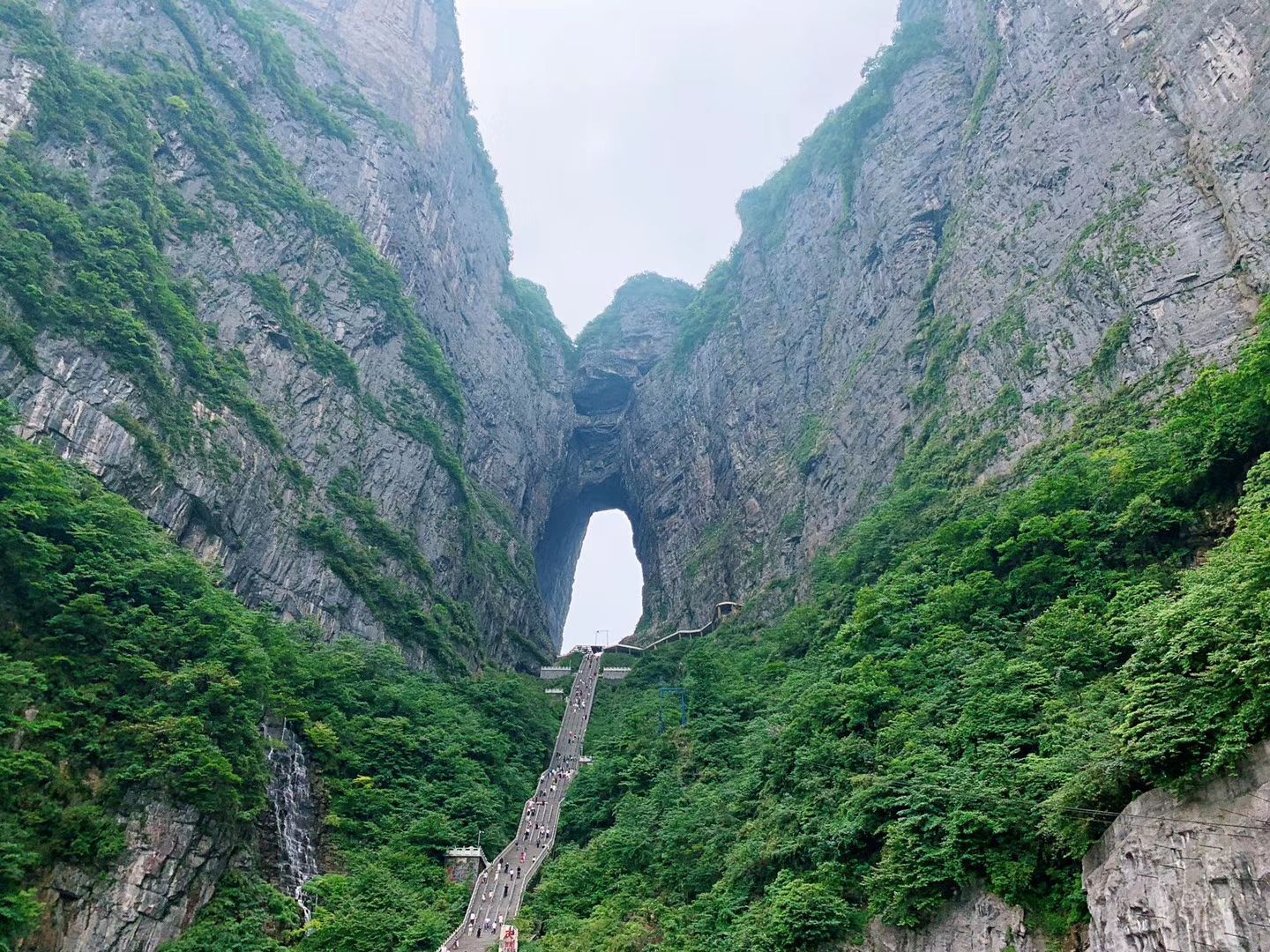 天门山洞