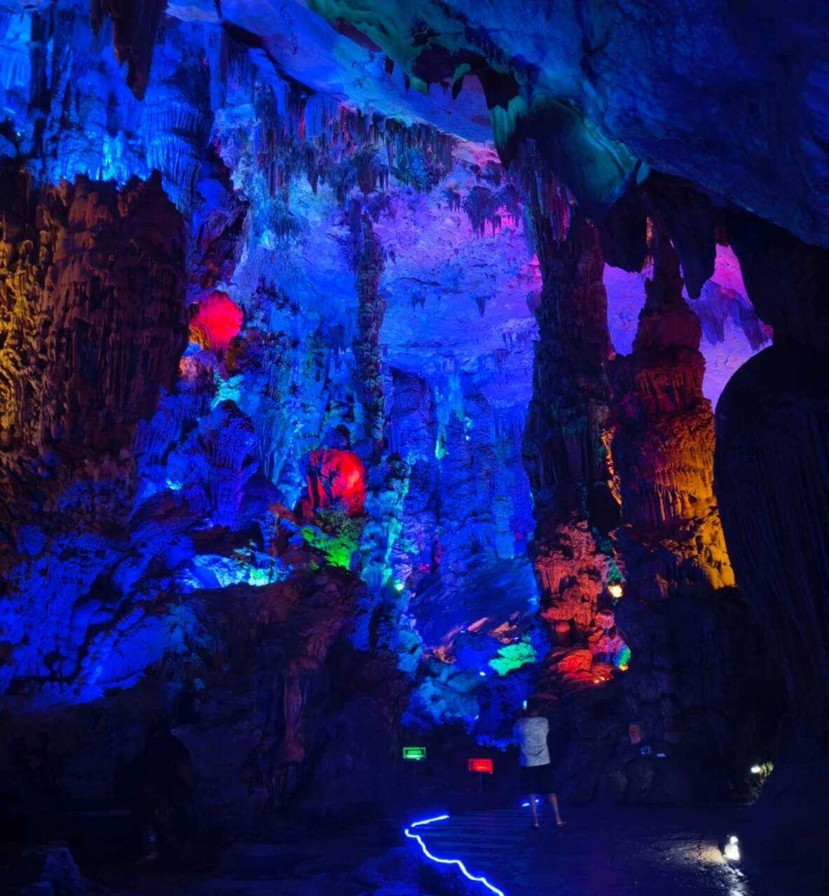 43b9e6fceeb236960b13db8d8d590377